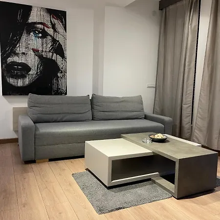 Empire Queen Apartment *