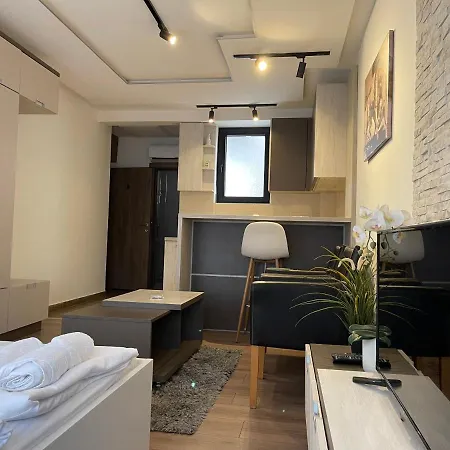 Apartment Empire Queen