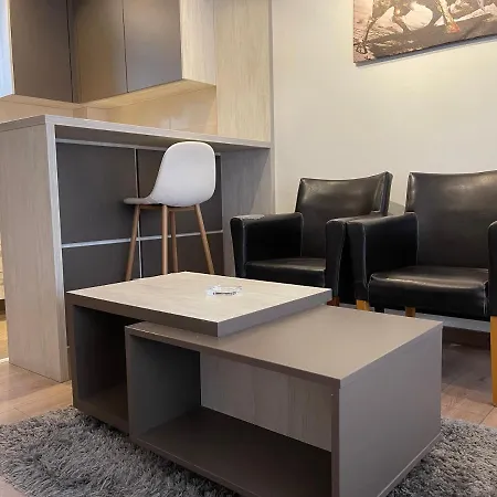 Empire Queen Apartment *