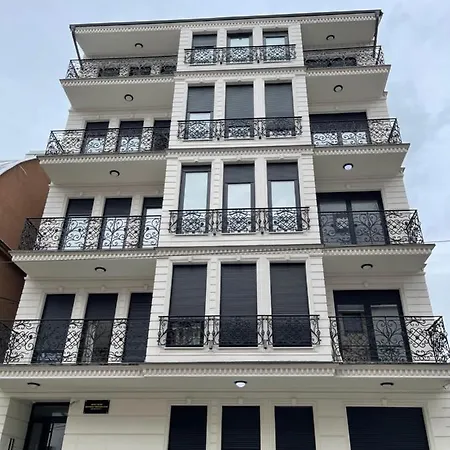 Apartment Empire Queen *