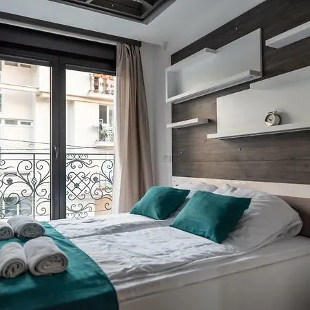 Empire Queen Apartment *